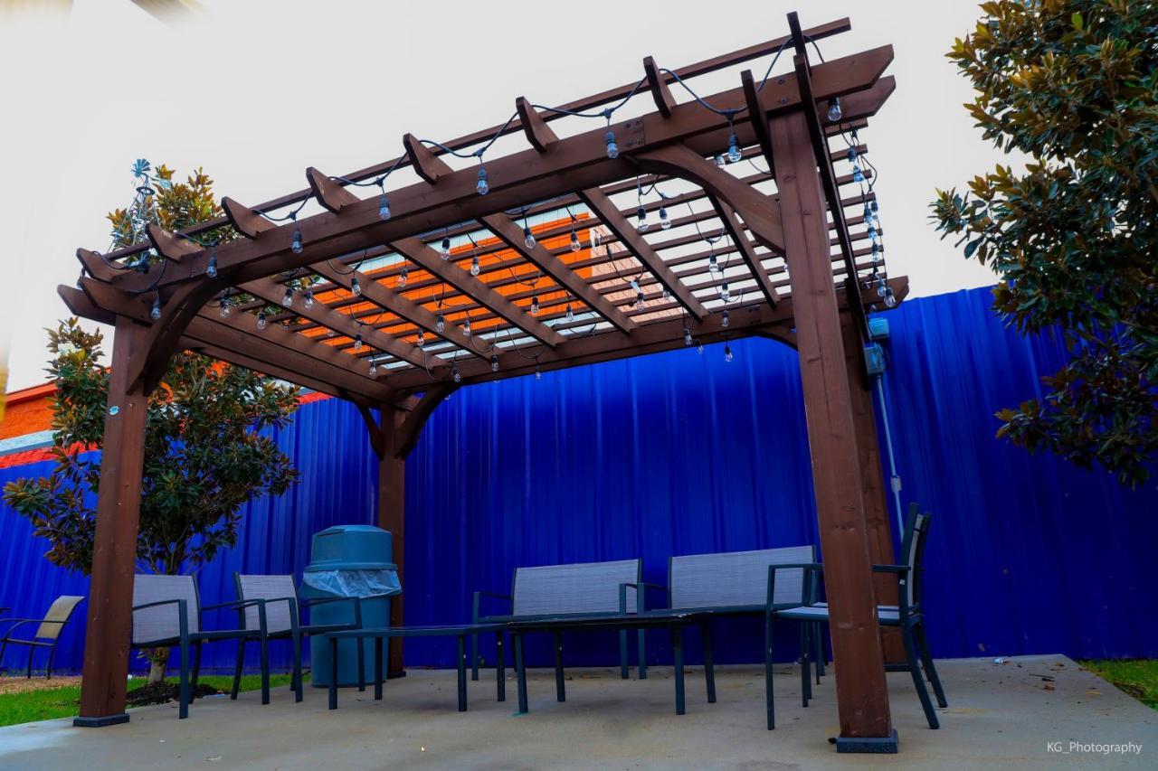 Scottish Inn And Suites Houston-Jones Road エクステリア 写真