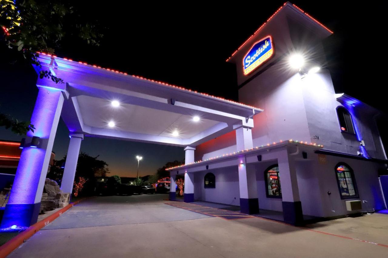 Scottish Inn And Suites Houston-Jones Road エクステリア 写真